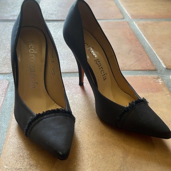 Pedro Garcia Heels - Picture 1 of 6